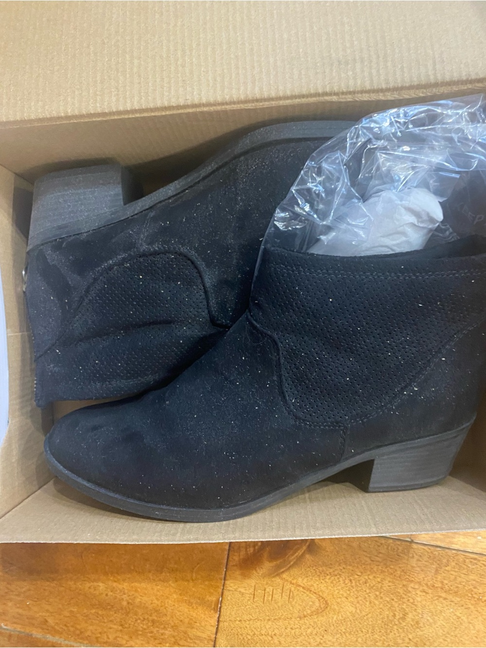 Arizona Jean Company Black Ankle Booties - Picture 2 of 4
